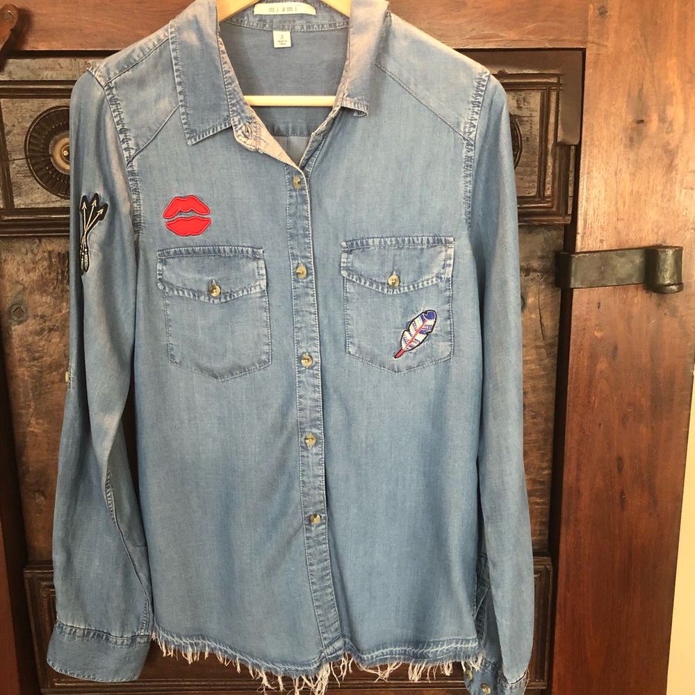 Francesca’s light weight chambray button down